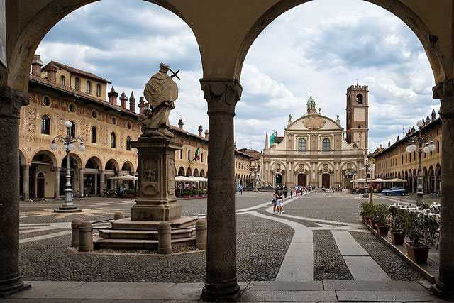 Piazzale Ducale