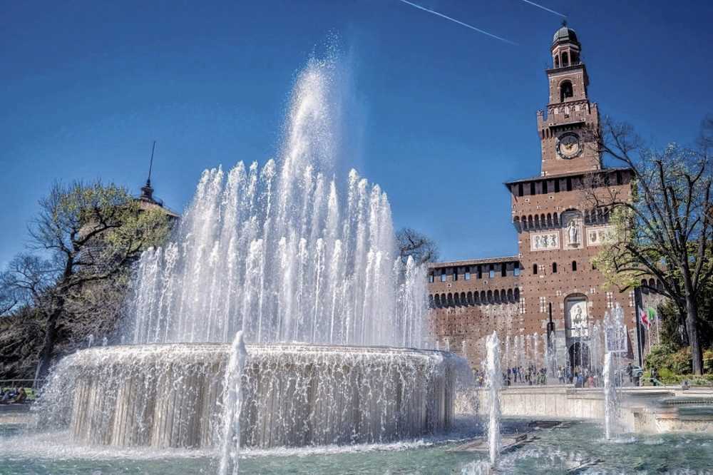 The fountain Sforzesco Castle