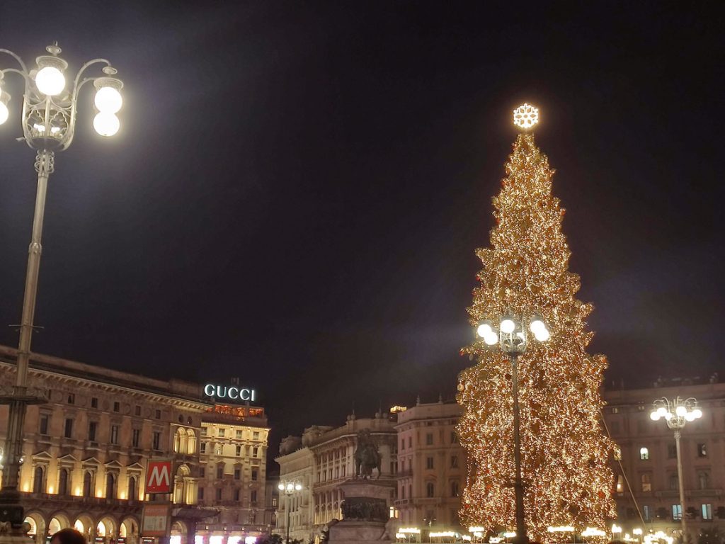Milan Duomo Christmas tree