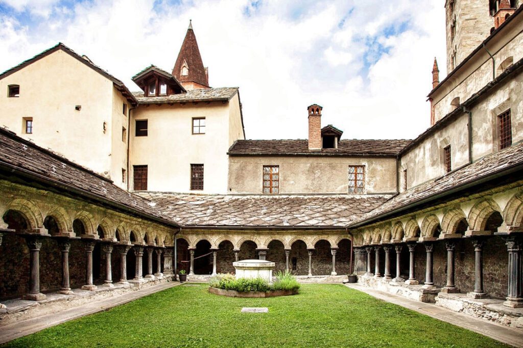 Romanesque Cloister of Sant'Orso