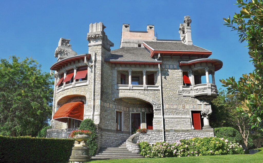 Sarnico Art Nouveau villa